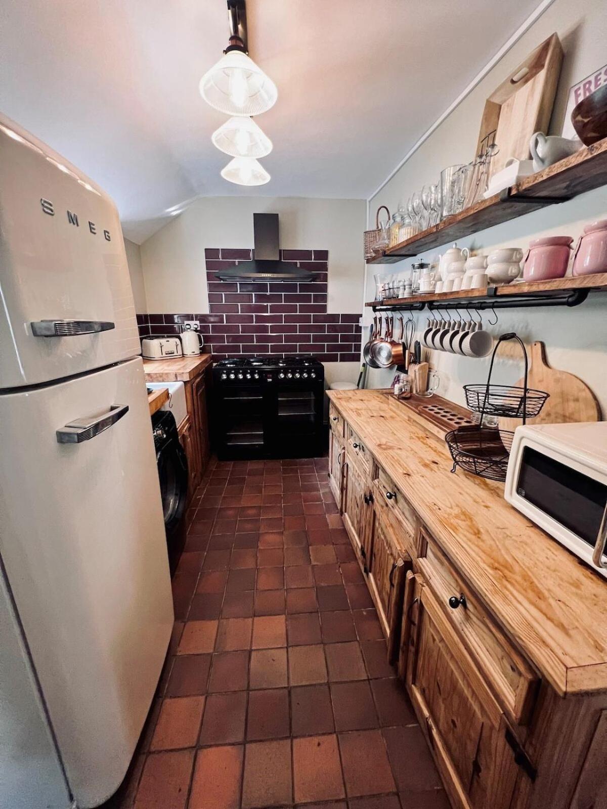 6 - Central Location - Entire House - Free Parking Merthyr Tydfil Eksteriør bilde